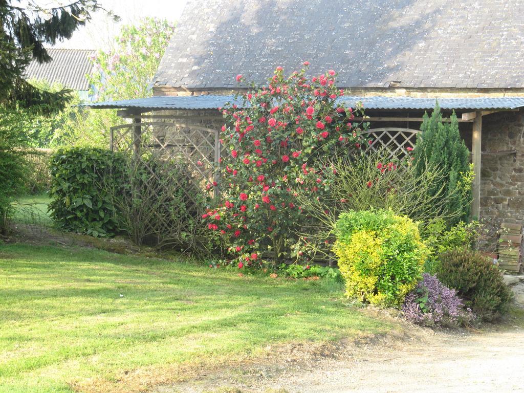 Chambres D'Hotes La Pinderie Val-Couesnon Exterior foto