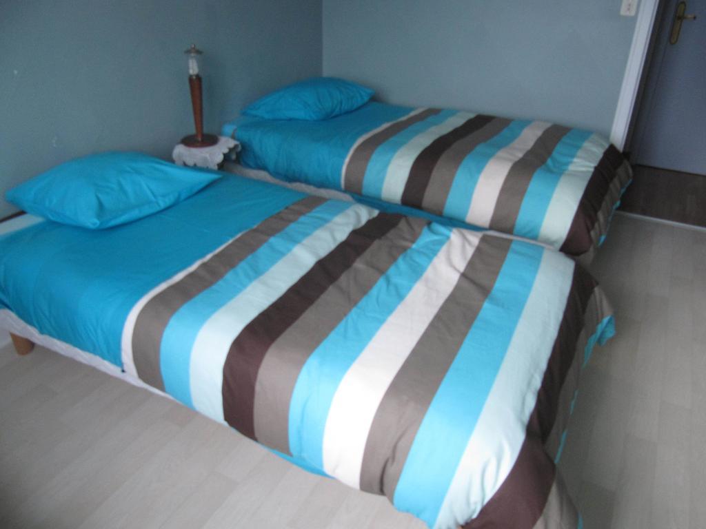 Chambres D'Hotes La Pinderie Val-Couesnon Zimmer foto