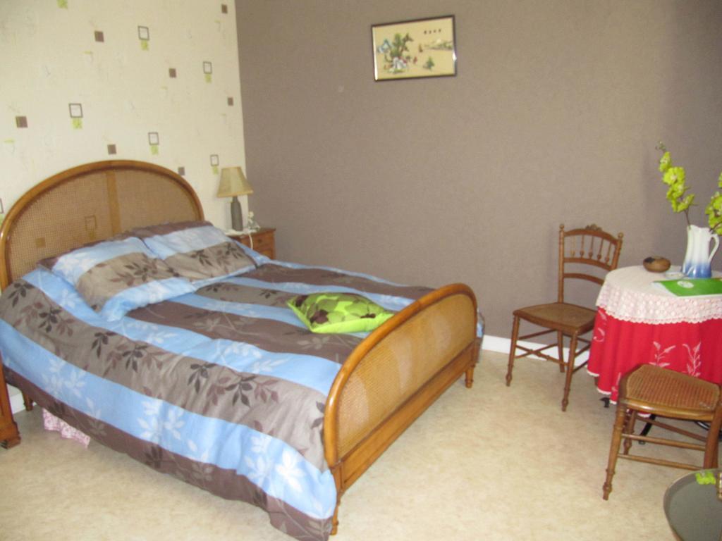 Chambres D'Hotes La Pinderie Val-Couesnon Zimmer foto